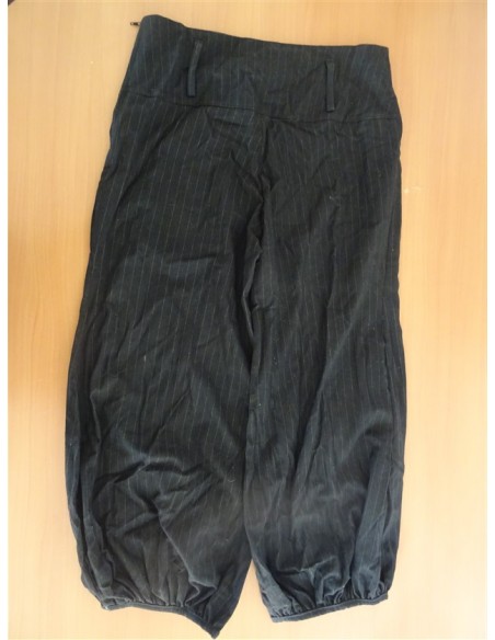 Pantalon negru trei sferturi larg bufant dama