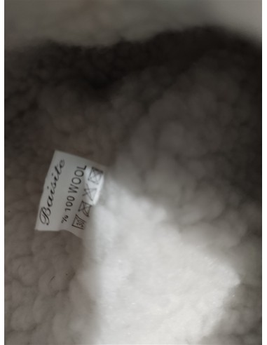 Caciula calduroasa din tricot cu moate si inchidere cu snur Baisite