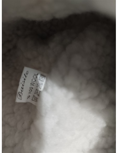 Caciula calduroasa din tricot cu moate si inchidere cu snur Baisite