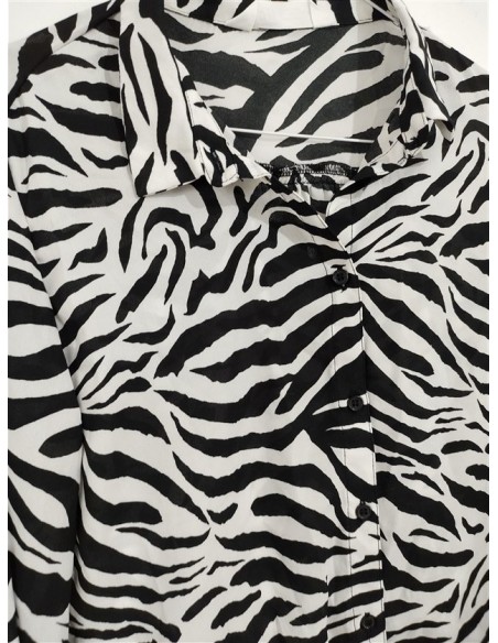 Camasa animal print cu guler si nasturi negri Hm