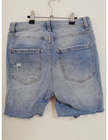 Pantaloni scurti model jeans cu taieturi
