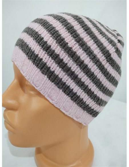 Caciula tricotata alba cu dungi negre NKY