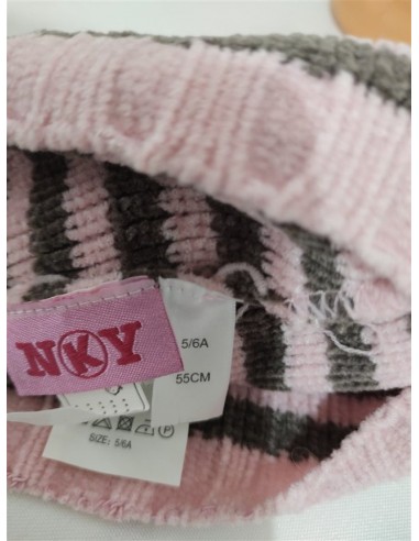 Caciula tricotata alba cu dungi negre NKY