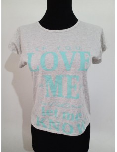 Tricou de dama cu dantela pe spate la umeri si scris voluminos pe fata