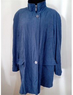 Jacheta albastra cu guler inalt si buzunare