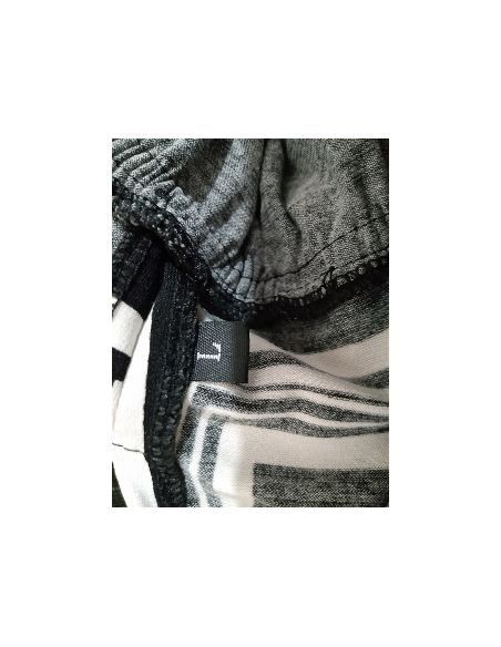 Rochie neagra cu imprimeu alb si guler in V