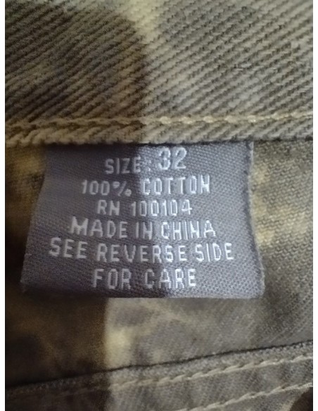 Pantaloni trei sferturi tip jeans cu imprimeu