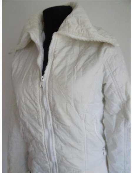 Geaca dama alba cu fermuar si guler inalt